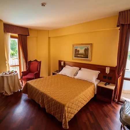 Miralago Hotel 3*