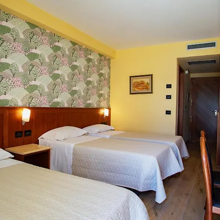 Miralago Hotel 3*