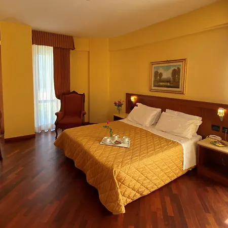 Miralago Hotel 3*