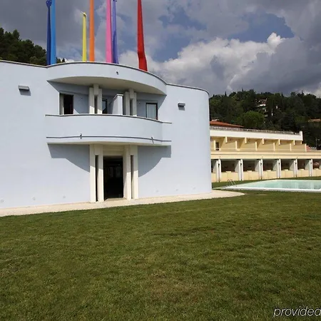 Miralago Hotel